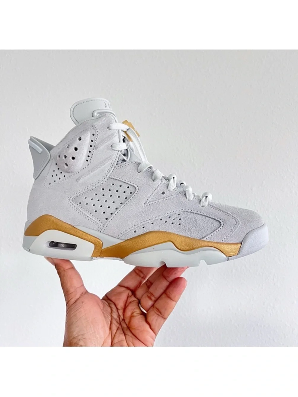 Nike Air Jordan 6 Retro Pearl High Top Women’s Sneakers Size 8.5